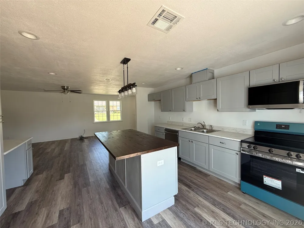 1019 E 5th Cushing, OK 74023