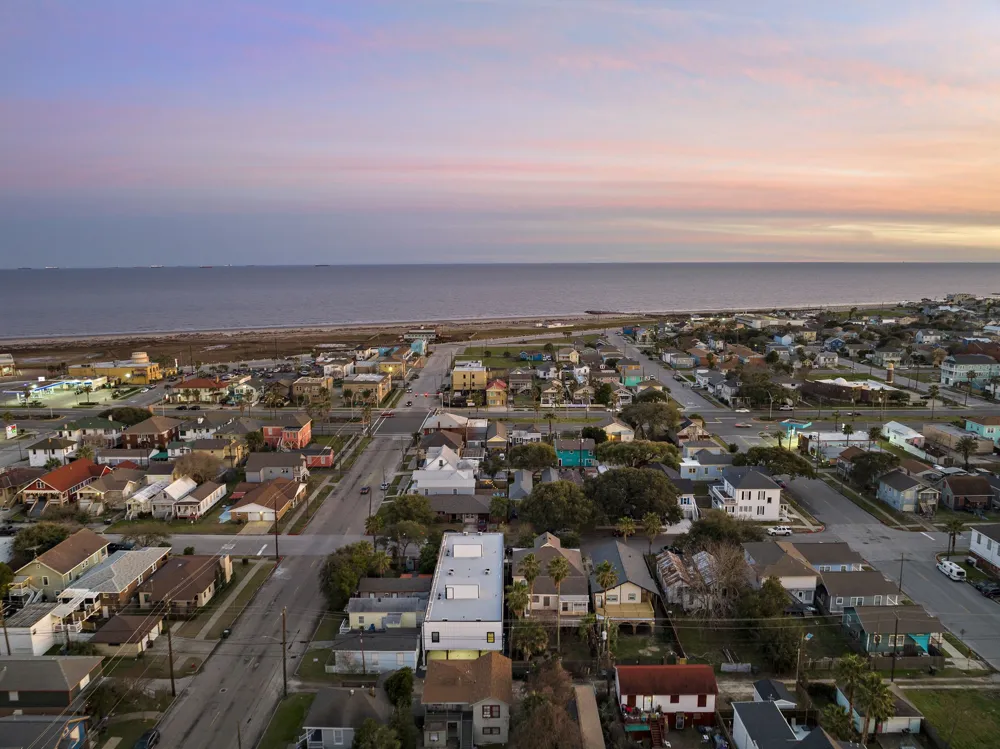 808 Sealy Street #E Galveston, TX 77550