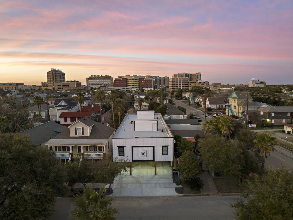 808 Sealy Street #E Galveston, TX 77550