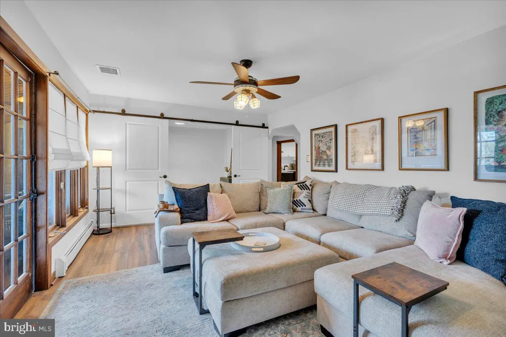 176 CENTURA Cherry Hill, NJ 08003