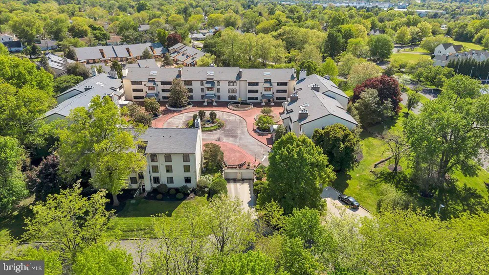 176 CENTURA Cherry Hill, NJ 08003