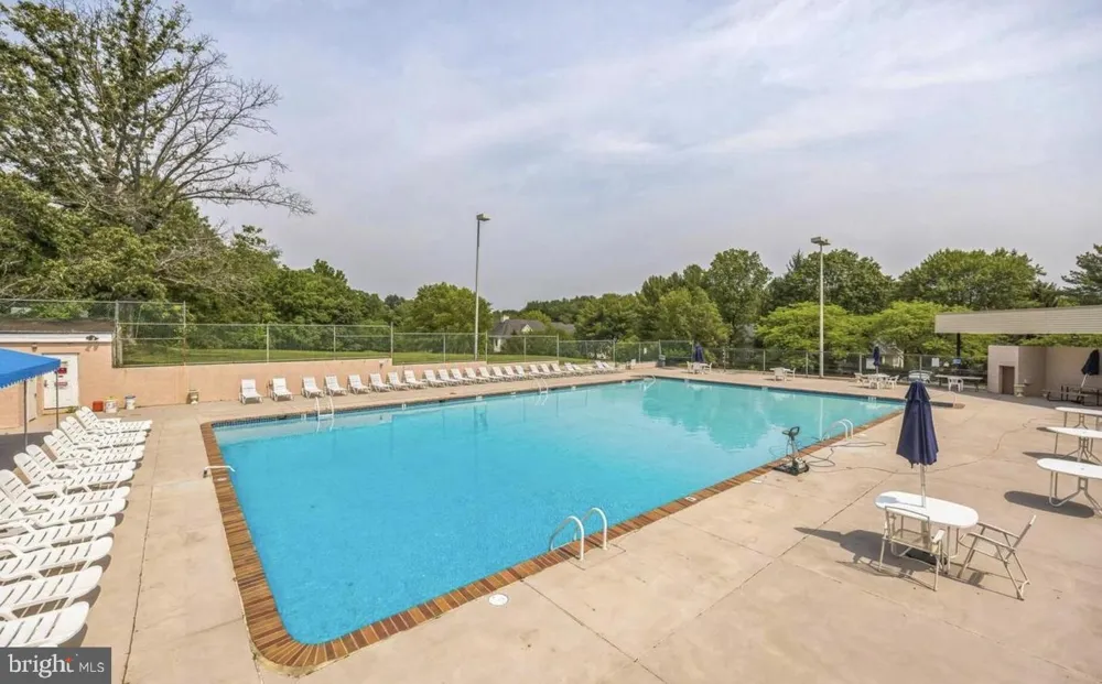 176 CENTURA Cherry Hill, NJ 08003