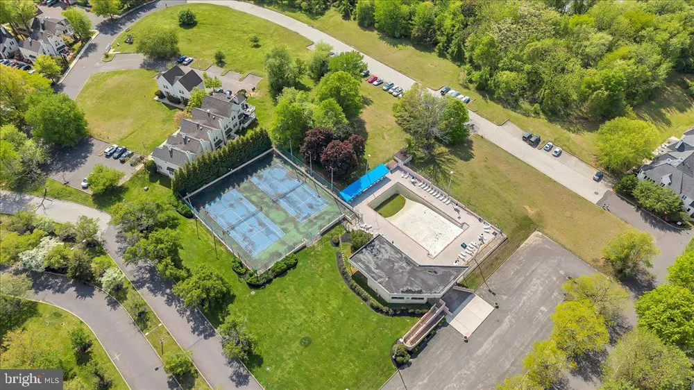 176 CENTURA Cherry Hill, NJ 08003