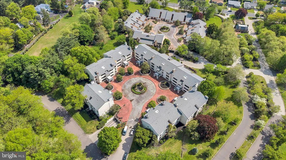 176 CENTURA Cherry Hill, NJ 08003