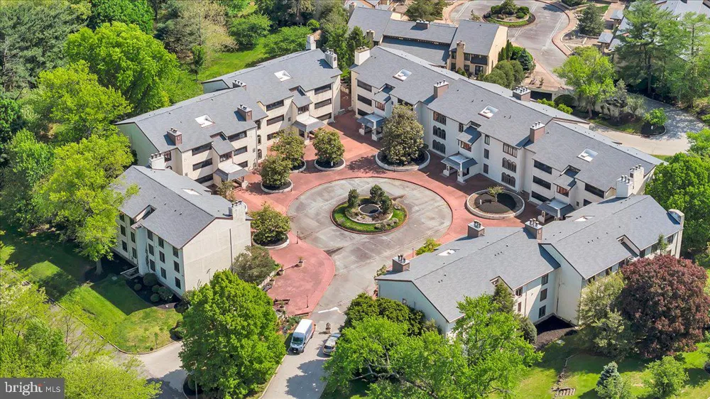 176 CENTURA Cherry Hill, NJ 08003