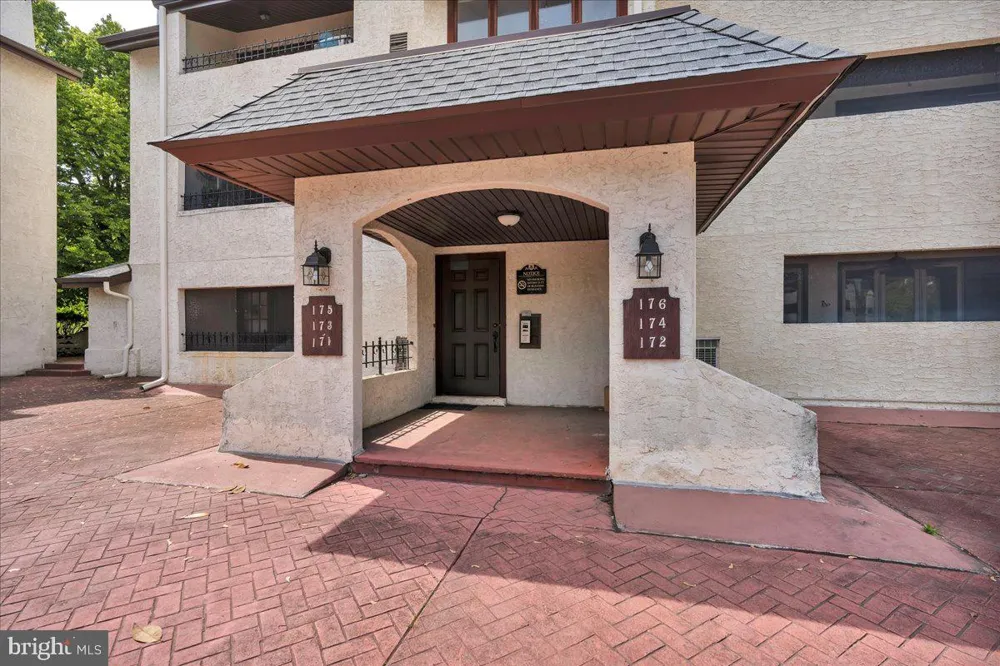 176 CENTURA Cherry Hill, NJ 08003