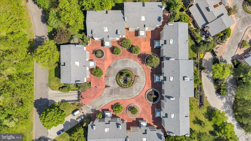 176 CENTURA Cherry Hill, NJ 08003