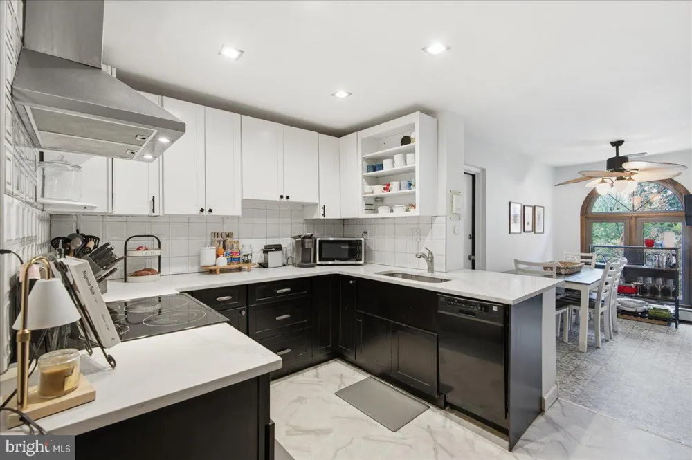 176 CENTURA Cherry Hill, NJ 08003
