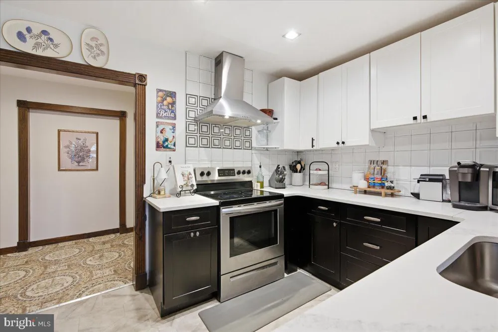 176 CENTURA Cherry Hill, NJ 08003