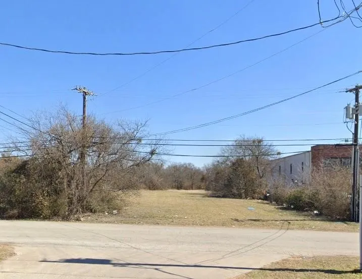 1426 IDLEWILD LANE Lancaster, TX 75134