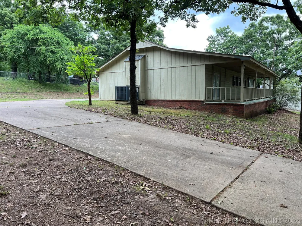 477067 E 1094 ROAD Roland, OK 74954