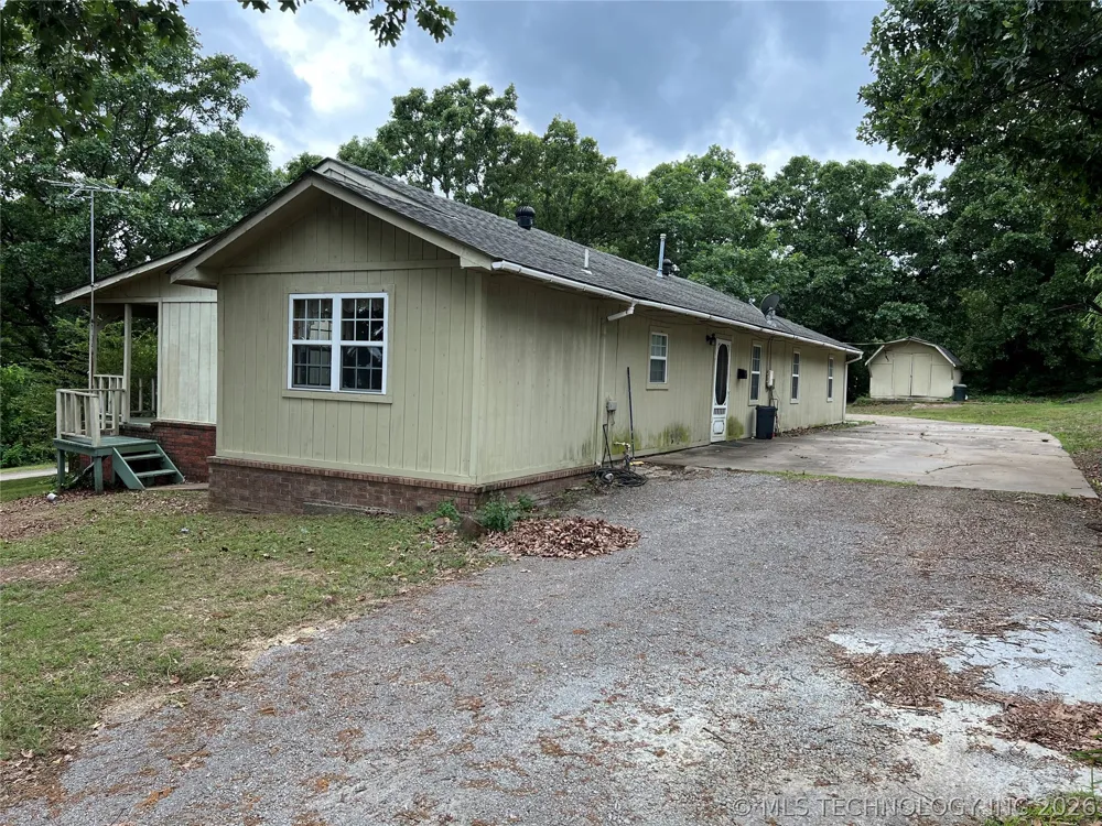 477067 E 1094 ROAD Roland, OK 74954