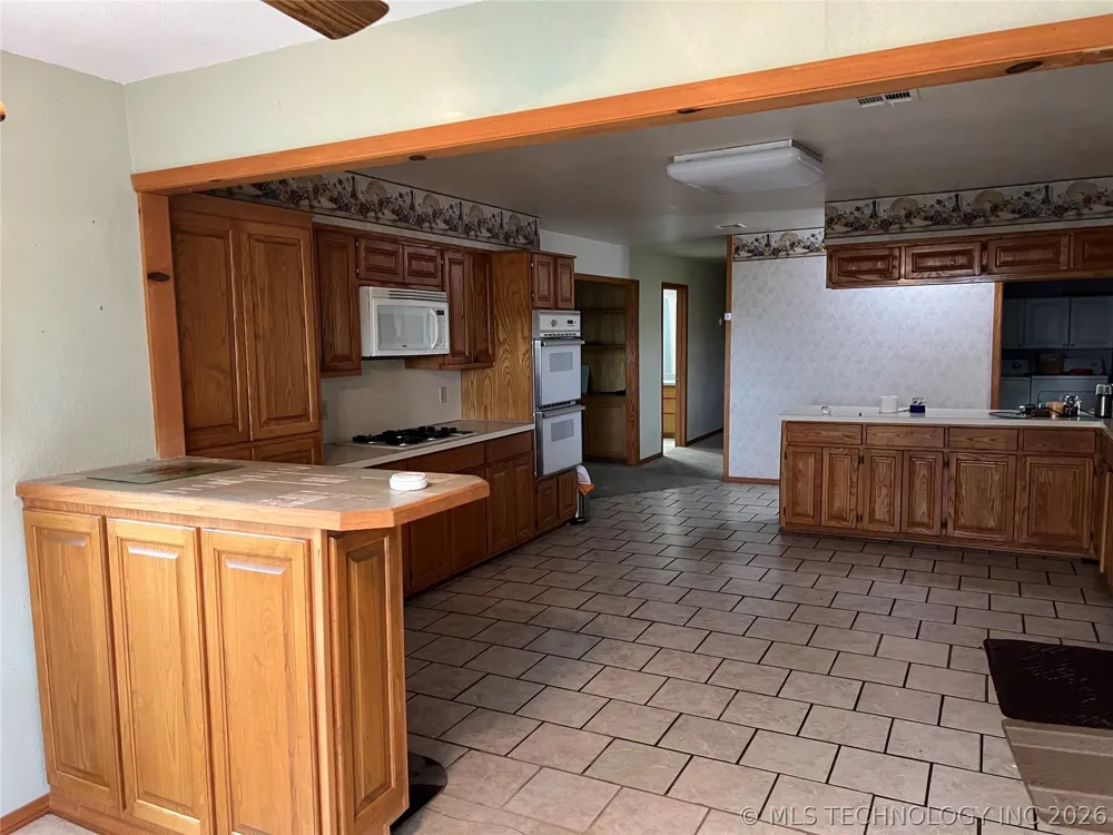 477067 E 1094 ROAD Roland, OK 74954