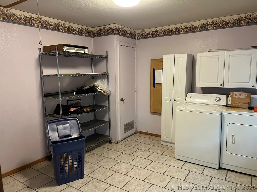 477067 E 1094 ROAD Roland, OK 74954