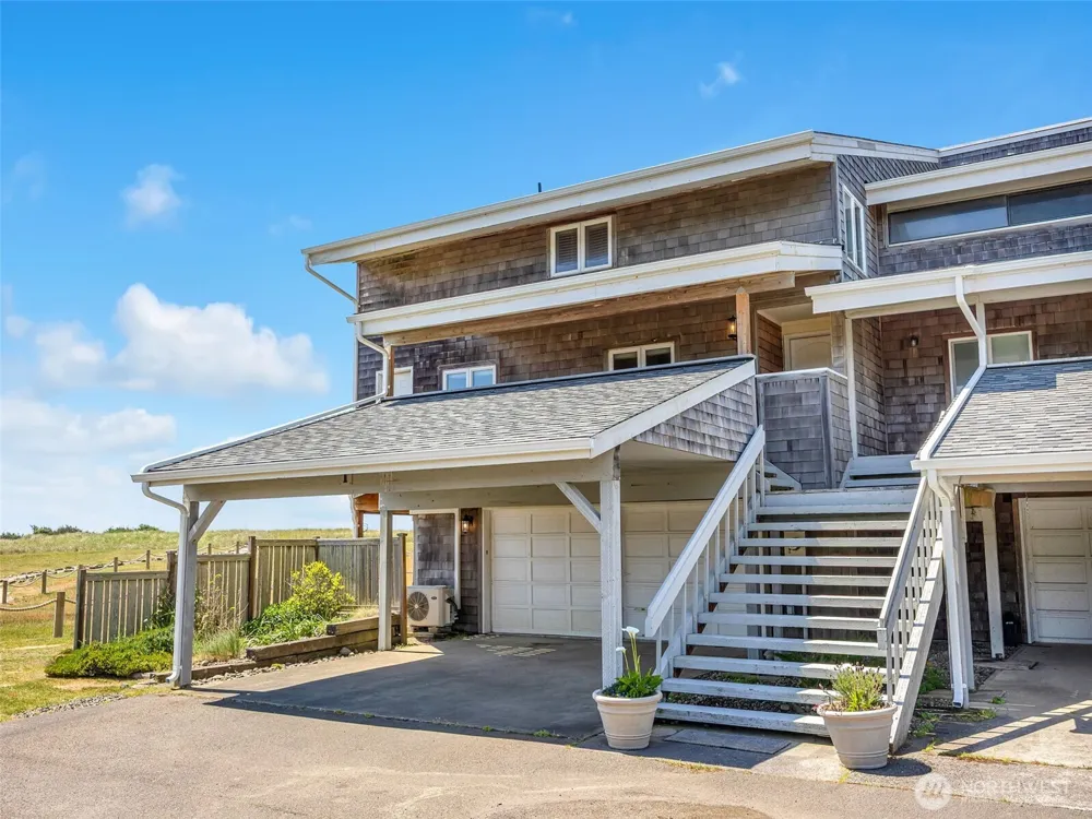 35601 G STREET #1 Ocean Park, WA 98640