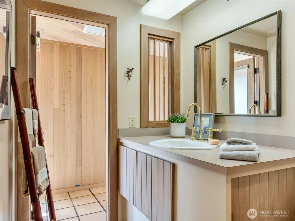 35601 G STREET #1 Ocean Park, WA 98640