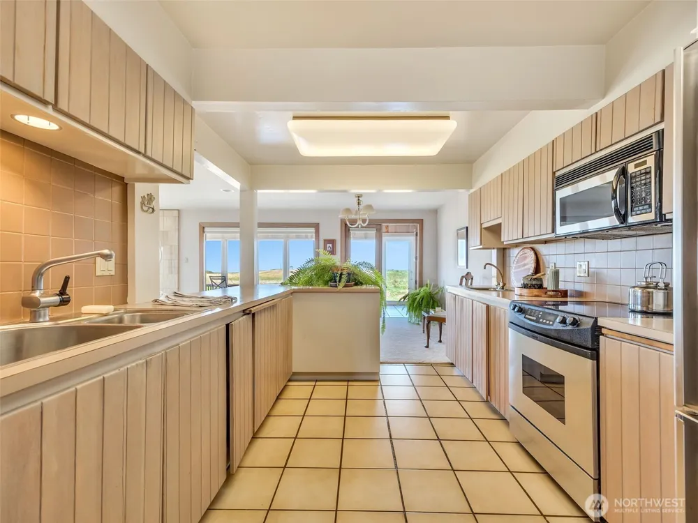 35601 G STREET #1 Ocean Park, WA 98640