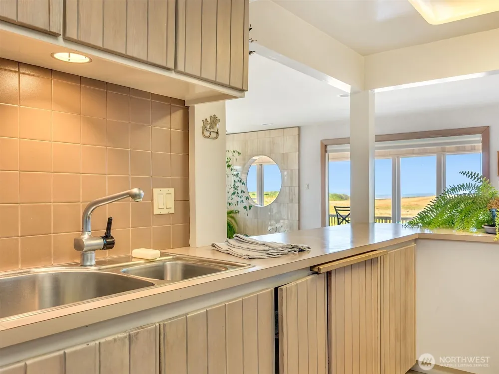 35601 G STREET #1 Ocean Park, WA 98640