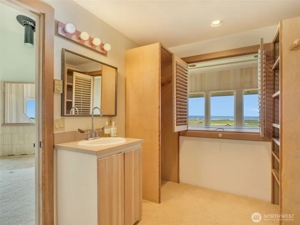 35601 G STREET #1 Ocean Park, WA 98640