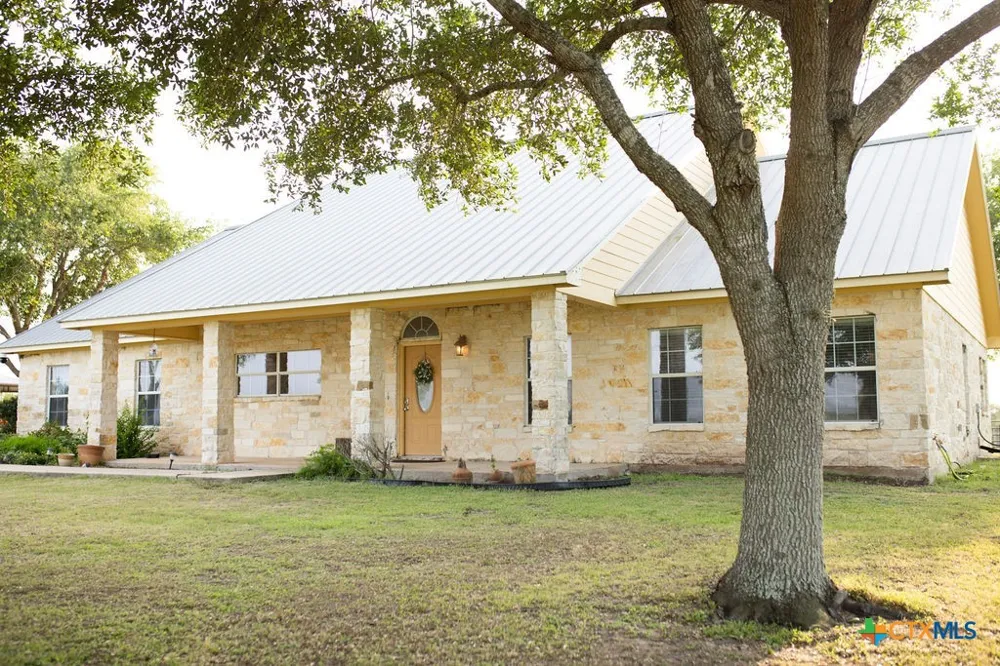 3240 Concrete Edgar Rd Cuero, TX 77954