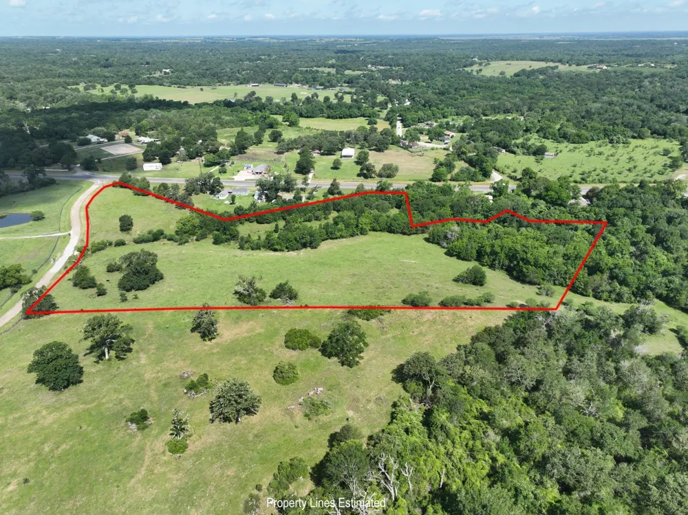 8566 Equestrian Lane Washington, TX 77880