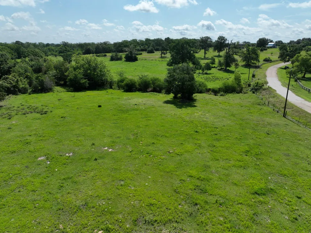 8566 Equestrian Lane Washington, TX 77880