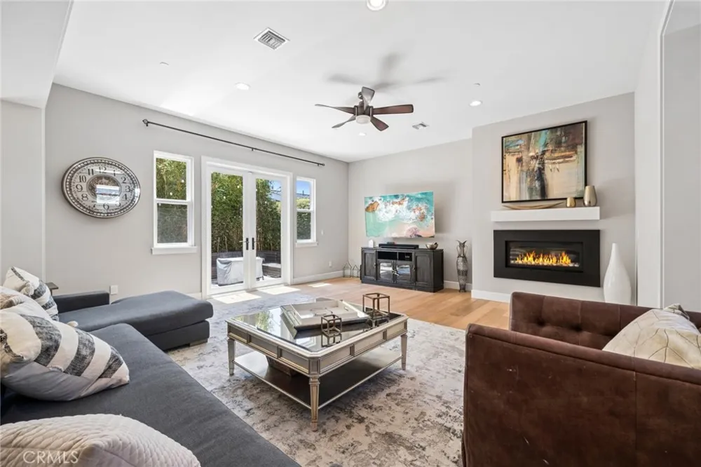 268 Palmer St Costa Mesa, CA 92627
