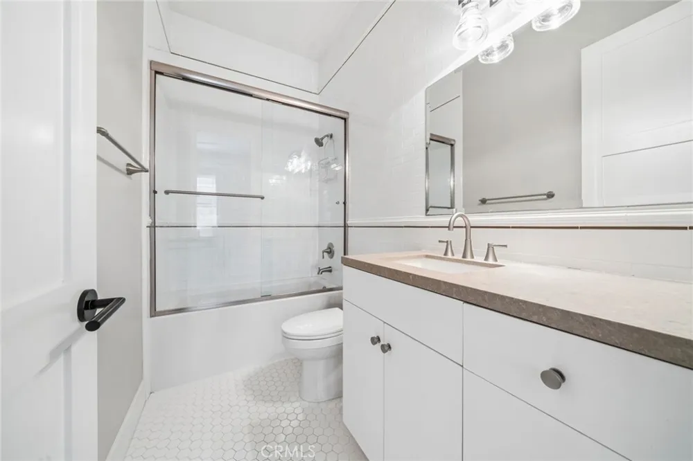 268 Palmer St Costa Mesa, CA 92627