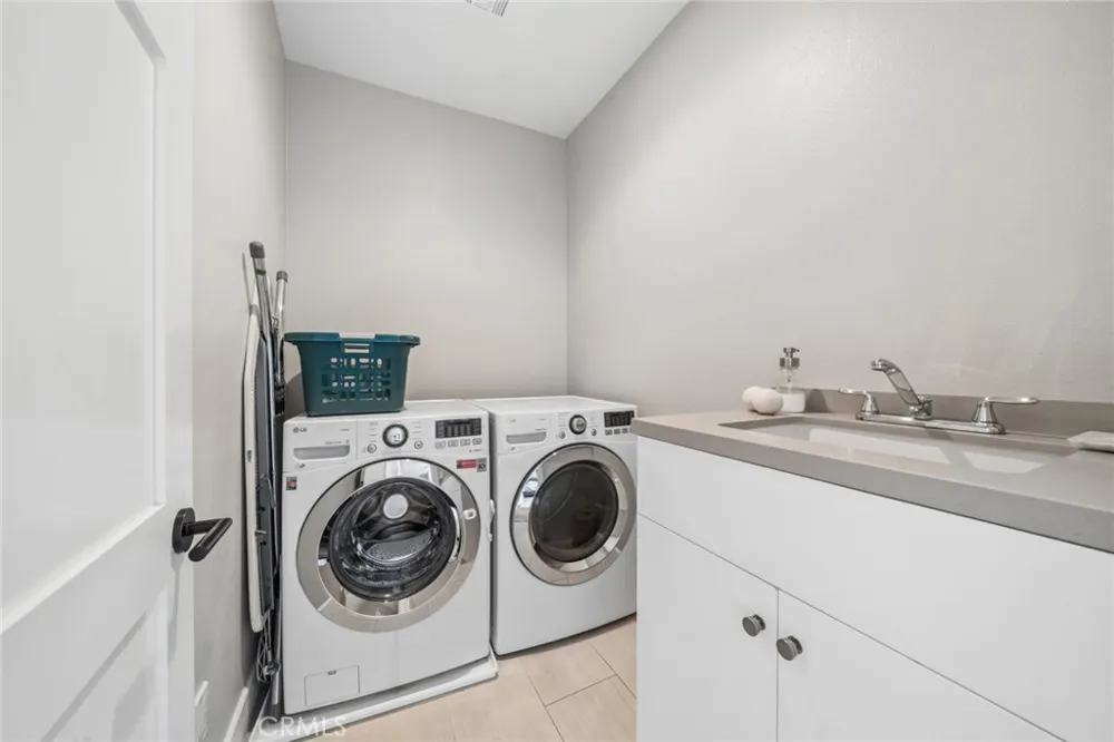 268 Palmer St Costa Mesa, CA 92627