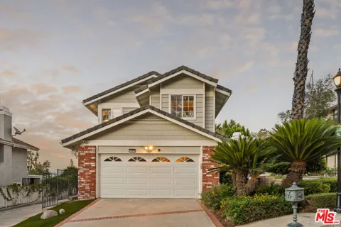 7282 Woodvale Court