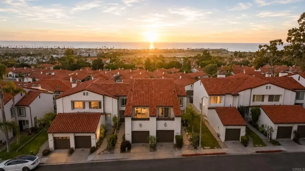 6717 Clover Court Carlsbad, CA 92011