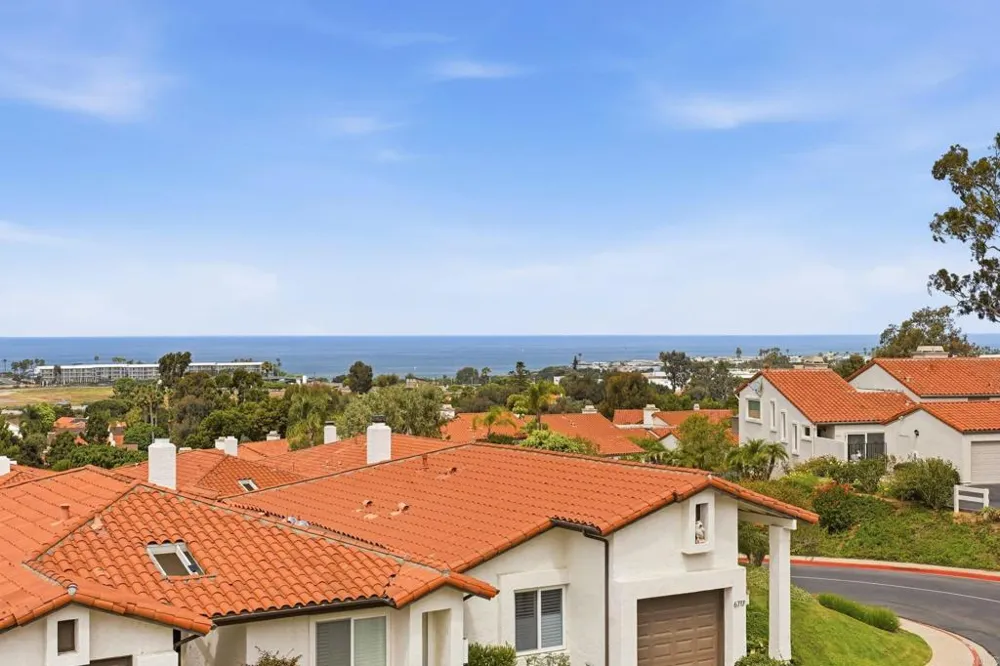 6717 Clover Court Carlsbad, CA 92011