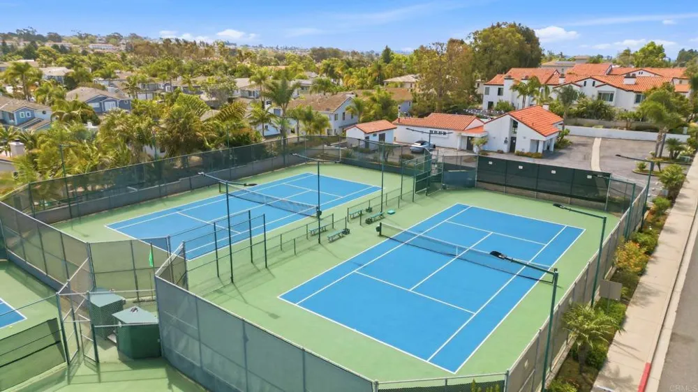 6717 Clover Court Carlsbad, CA 92011