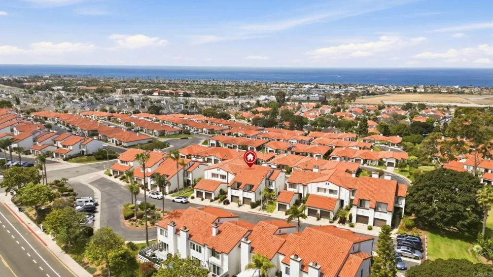 6717 Clover Court Carlsbad, CA 92011