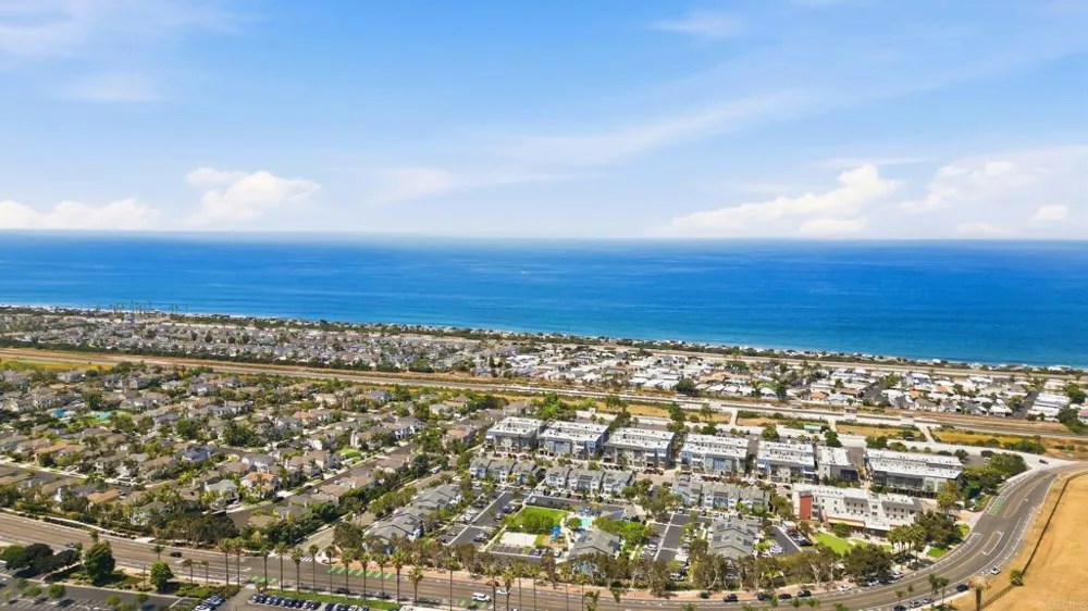 6717 Clover Court Carlsbad, CA 92011