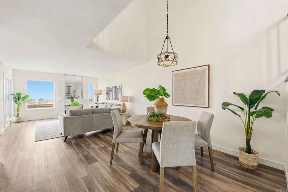 6717 Clover Court Carlsbad, CA 92011