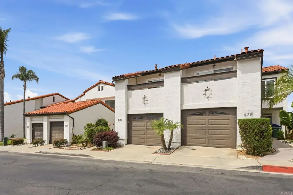 6717 Clover Court Carlsbad, CA 92011