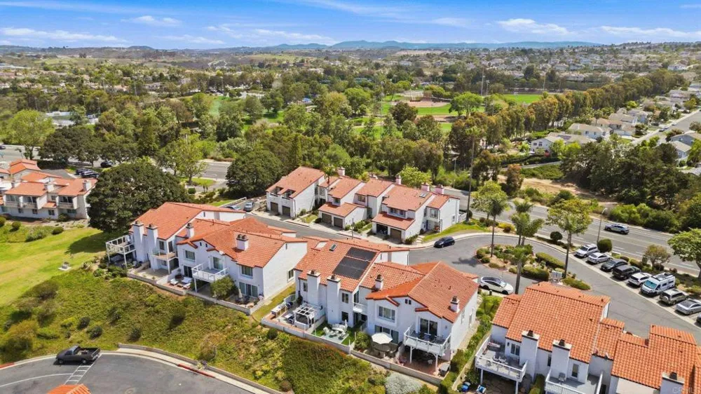 6717 Clover Court Carlsbad, CA 92011