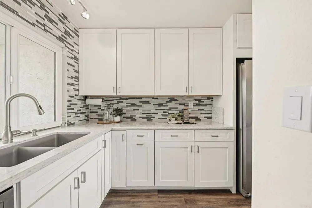 6717 Clover Court Carlsbad, CA 92011
