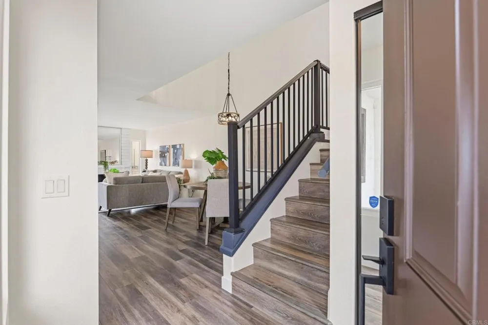 6717 Clover Court Carlsbad, CA 92011