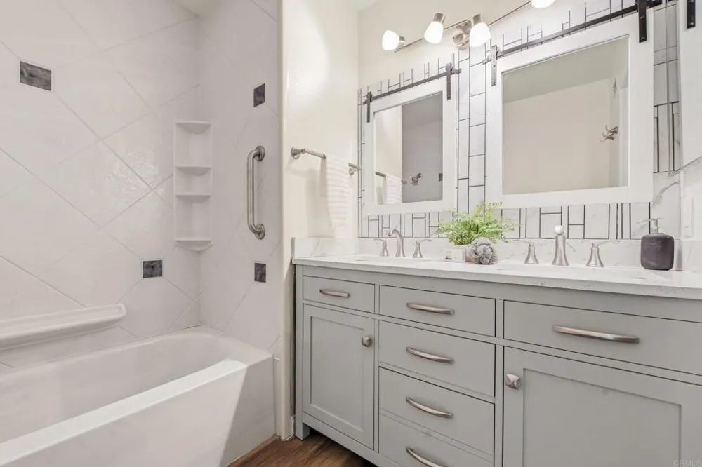 6717 Clover Court Carlsbad, CA 92011