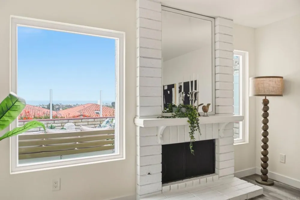 6717 Clover Court Carlsbad, CA 92011