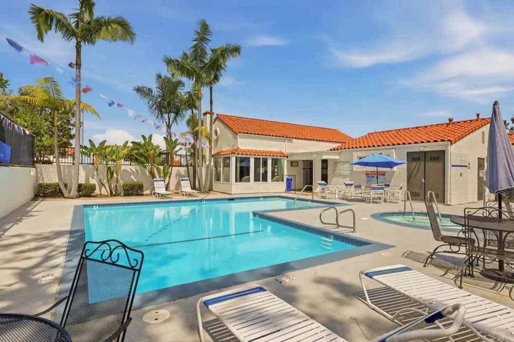 6717 Clover Court Carlsbad, CA 92011