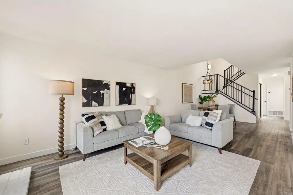 6717 Clover Court Carlsbad, CA 92011