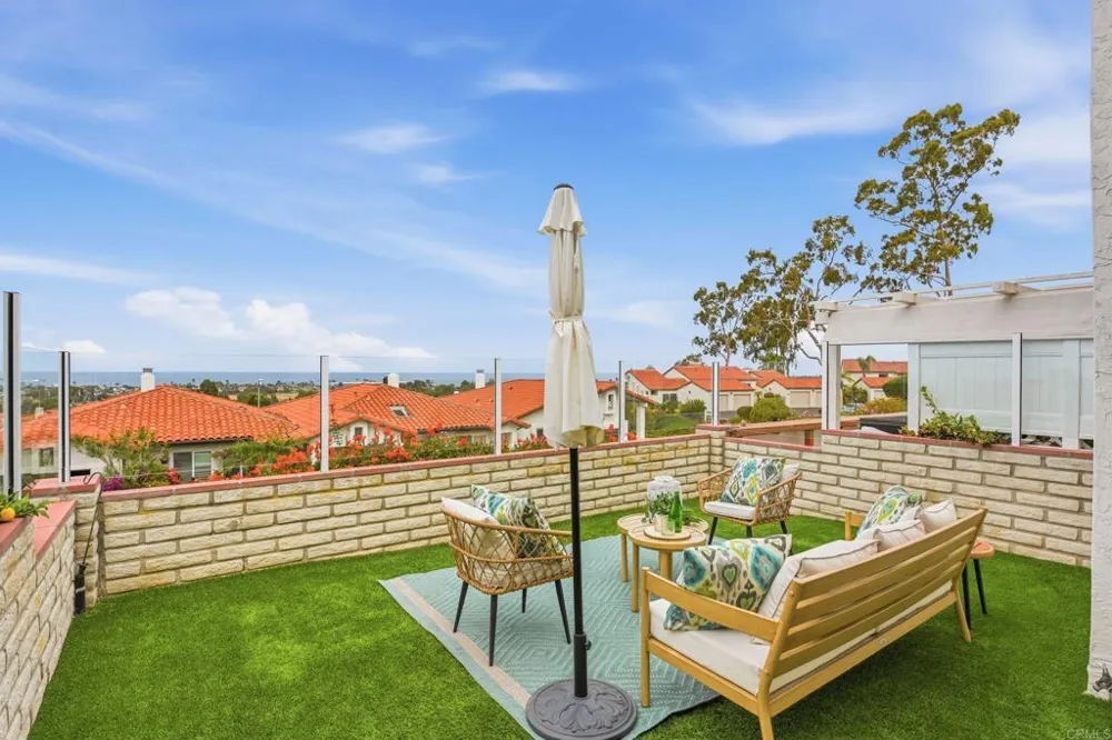 6717 Clover Court Carlsbad, CA 92011