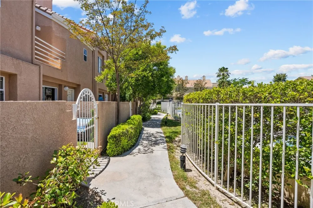 25511 Schubert Cir #142 B Stevenson Ranch, CA 91381