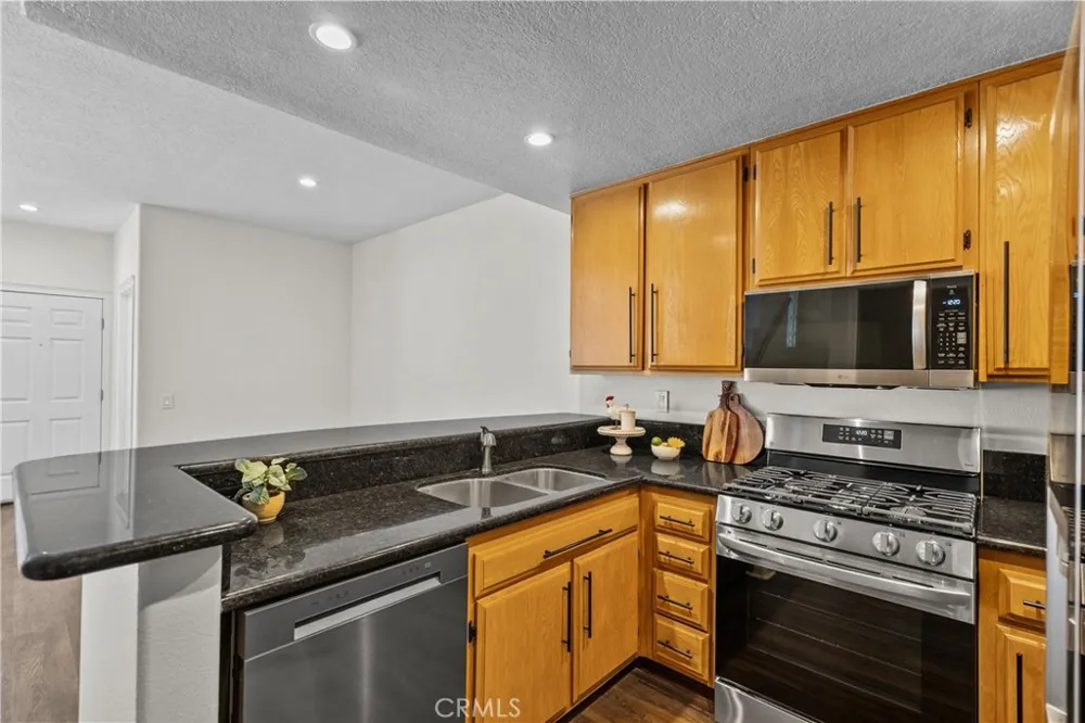 25511 Schubert Cir #142 B Stevenson Ranch, CA 91381