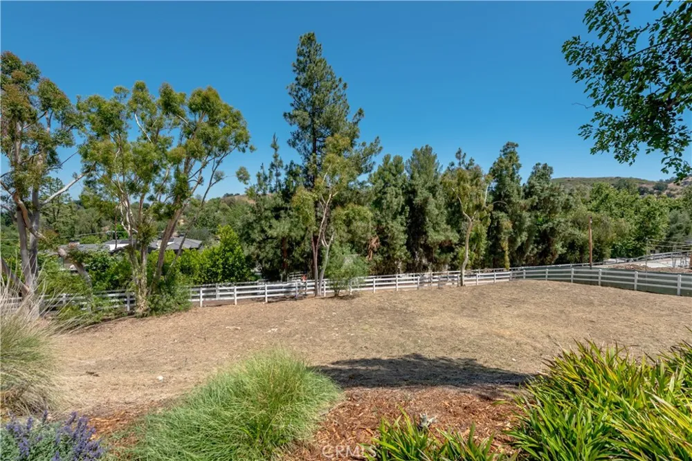 24884 JIM BRIDGER ROAD Hidden Hills, CA 91302