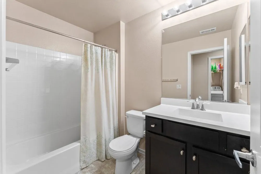 1347 Caminito Agostino #2 Chula Vista, CA 91915