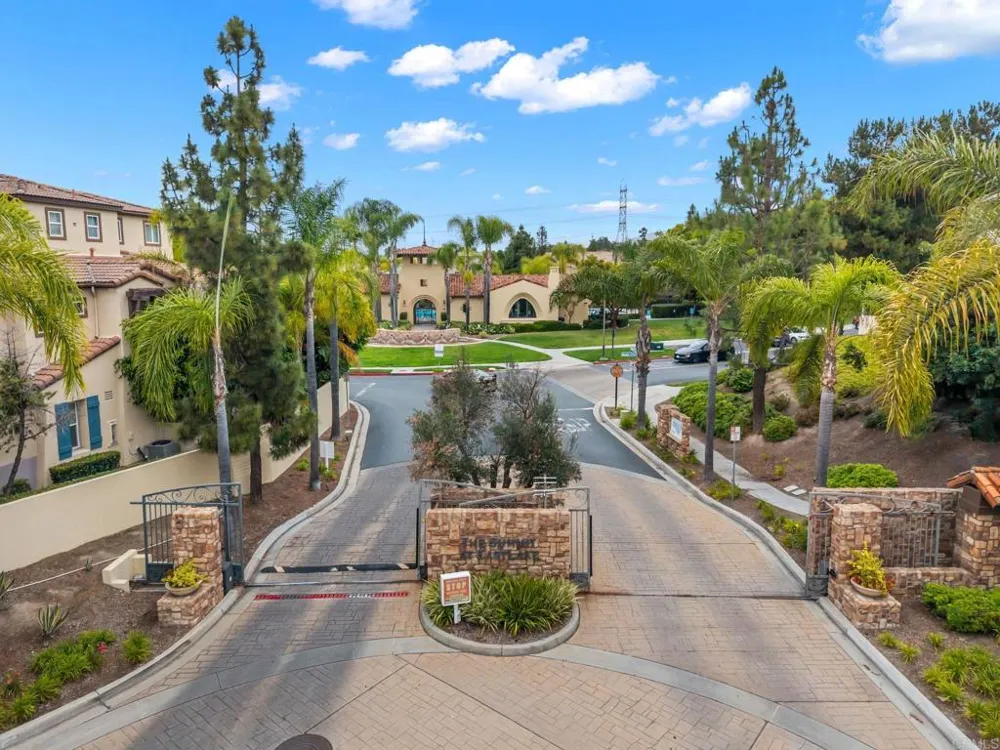 1347 Caminito Agostino #2 Chula Vista, CA 91915